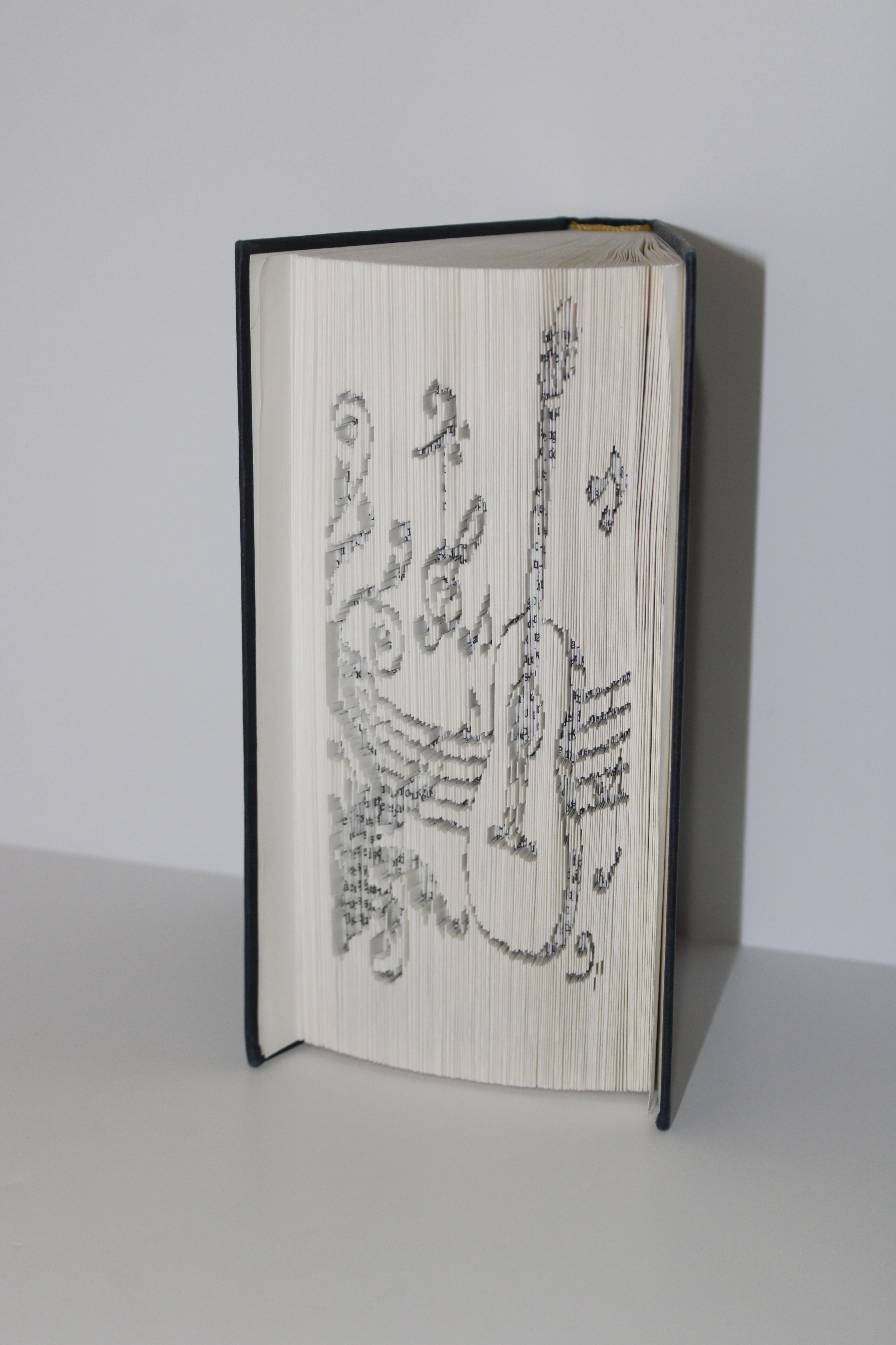 Livre guitare avec des notes de musique