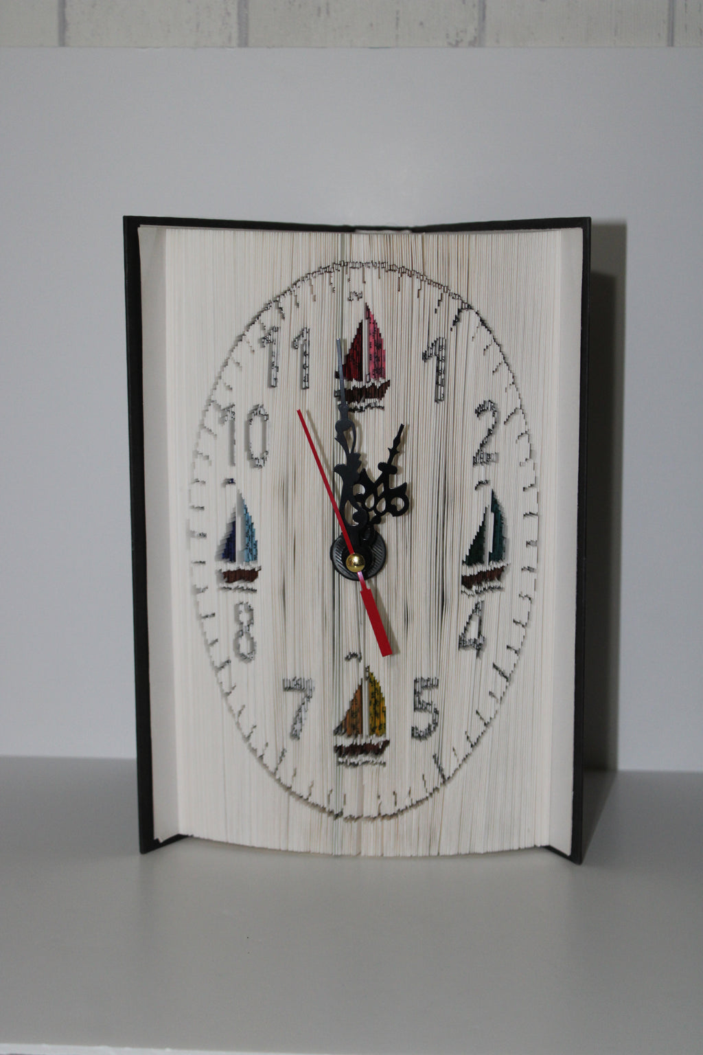 Livre pendule voiliers en couleur