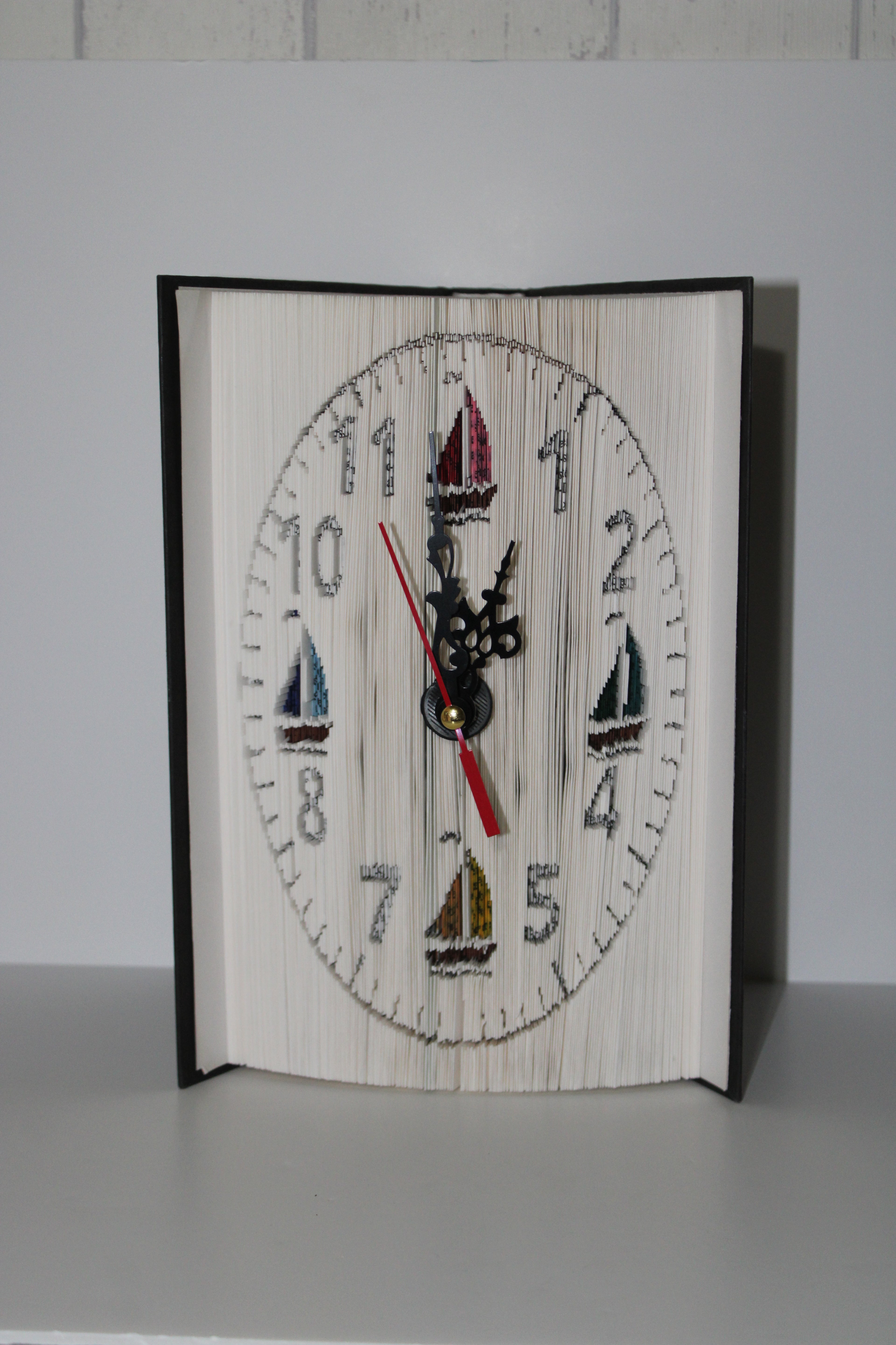 Livre pendule voiliers en couleur