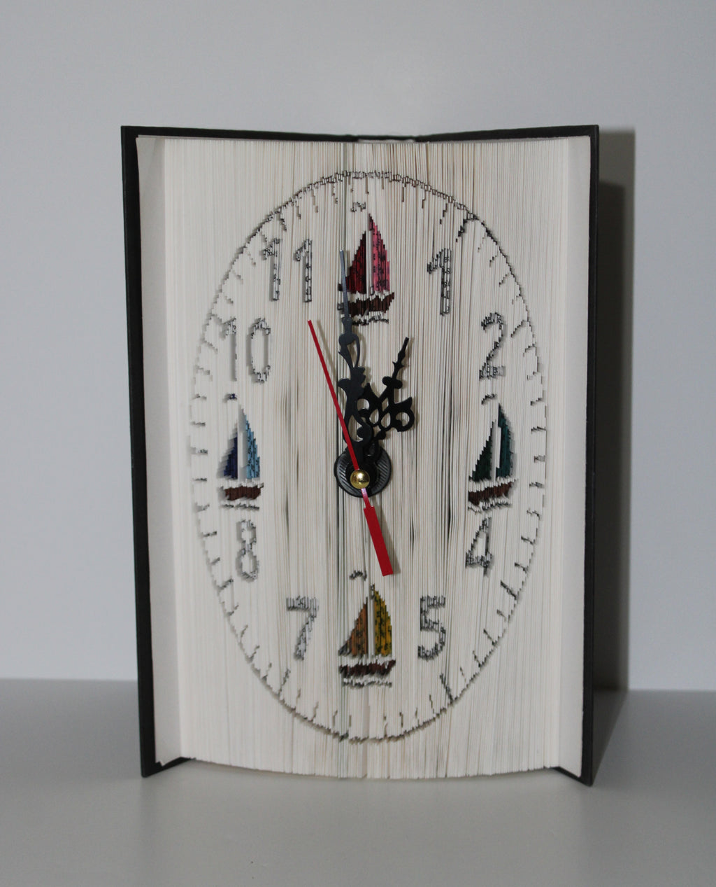Livre pendule voiliers en couleur
