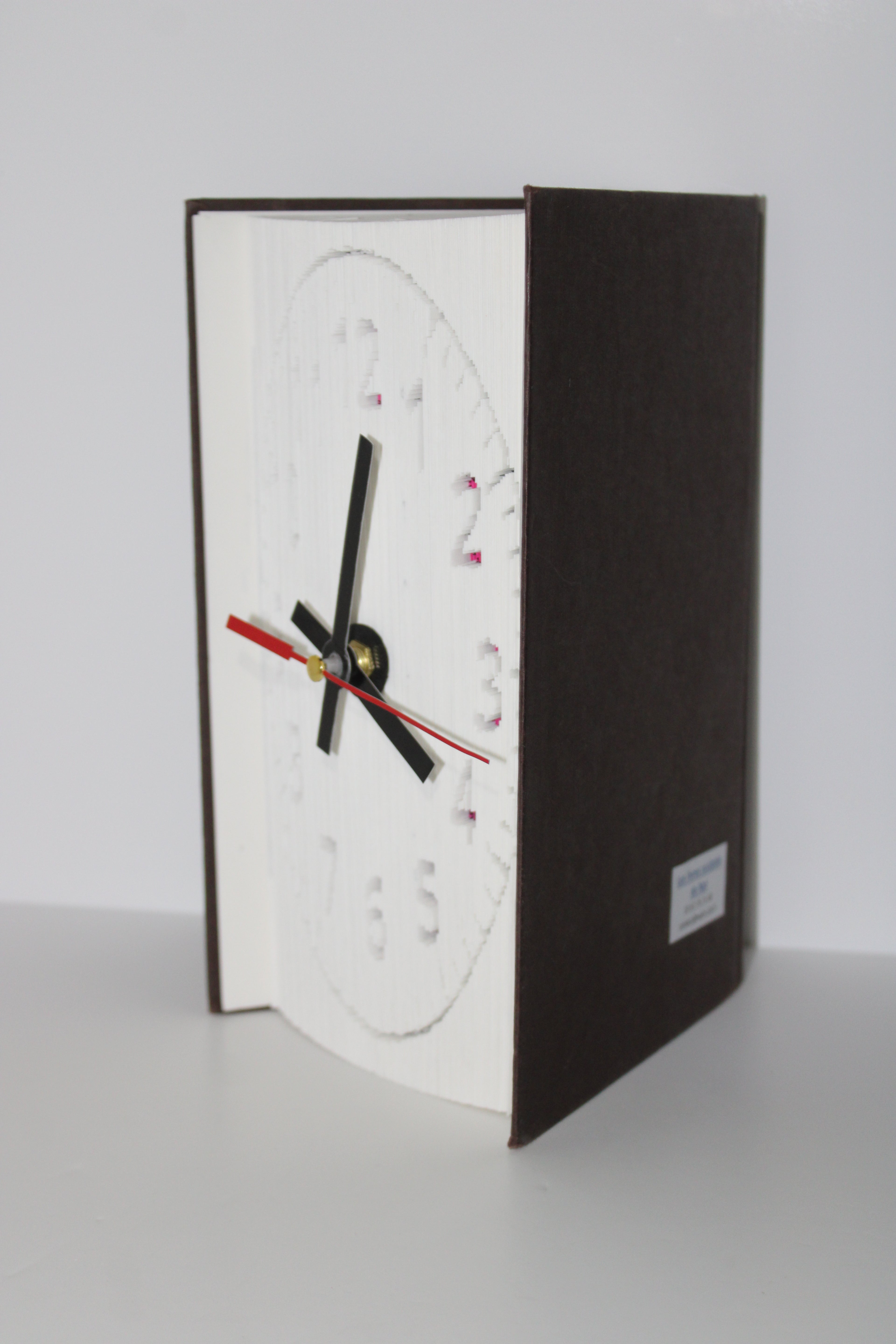Livre pendule chiffres rose
