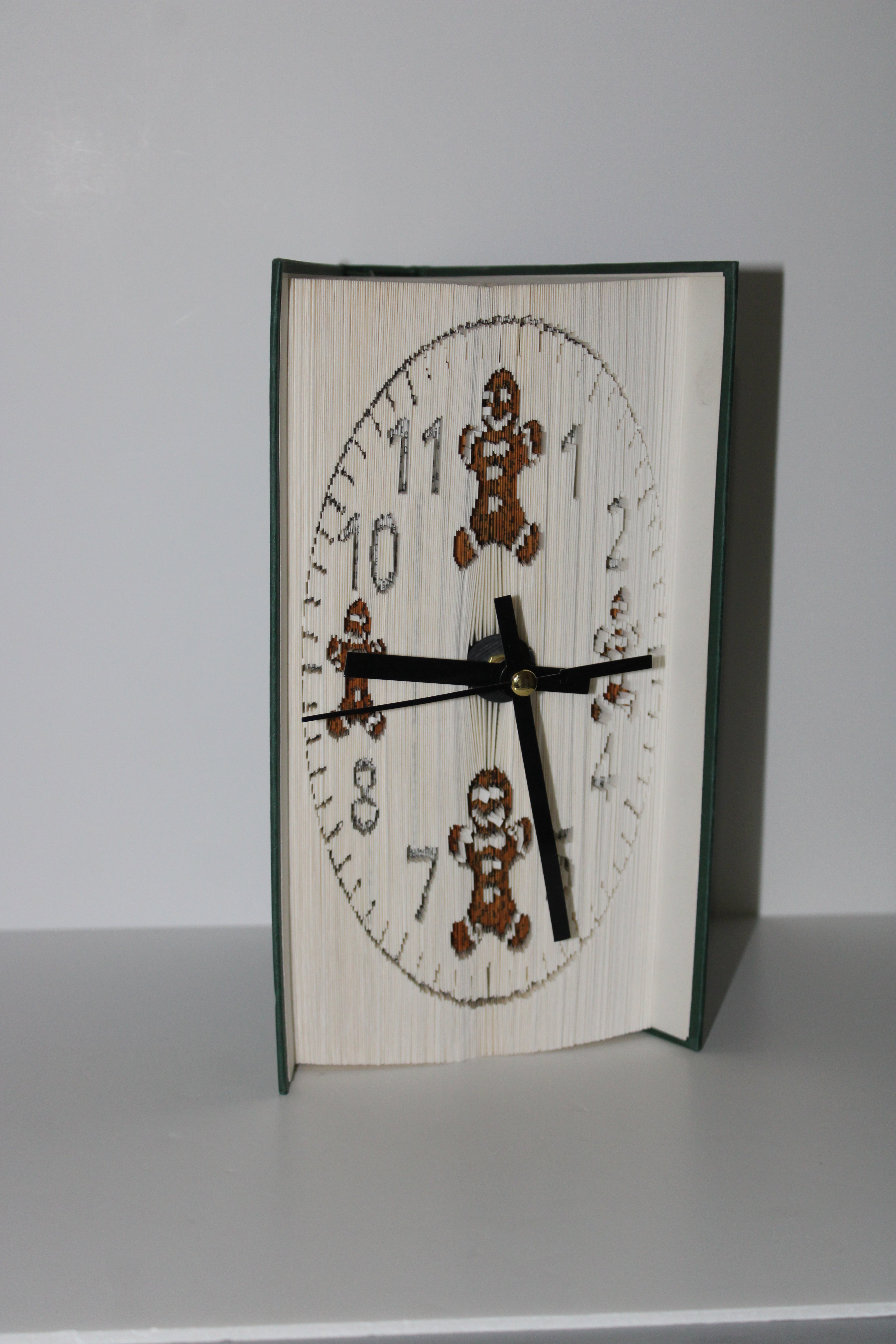Livre pendule petit bonhomme de Noël