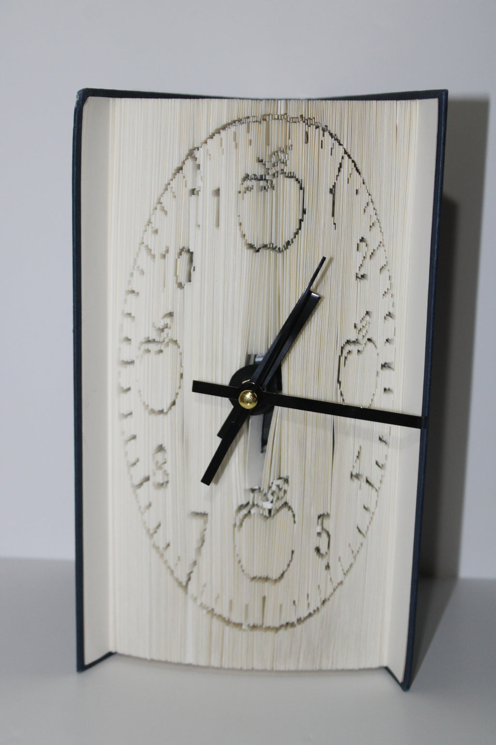 Livre pendule pommes