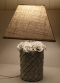 Livre lampe roses en papier