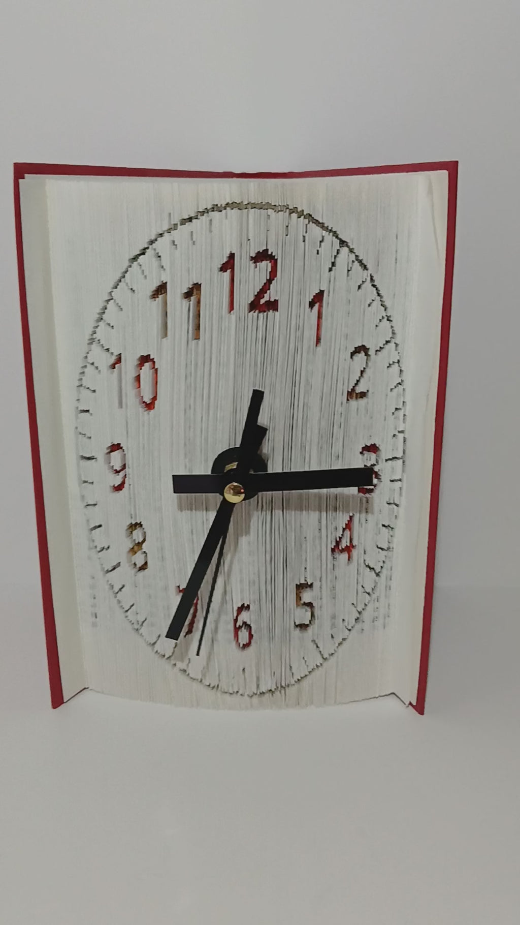 Livre pendule chiffres orange