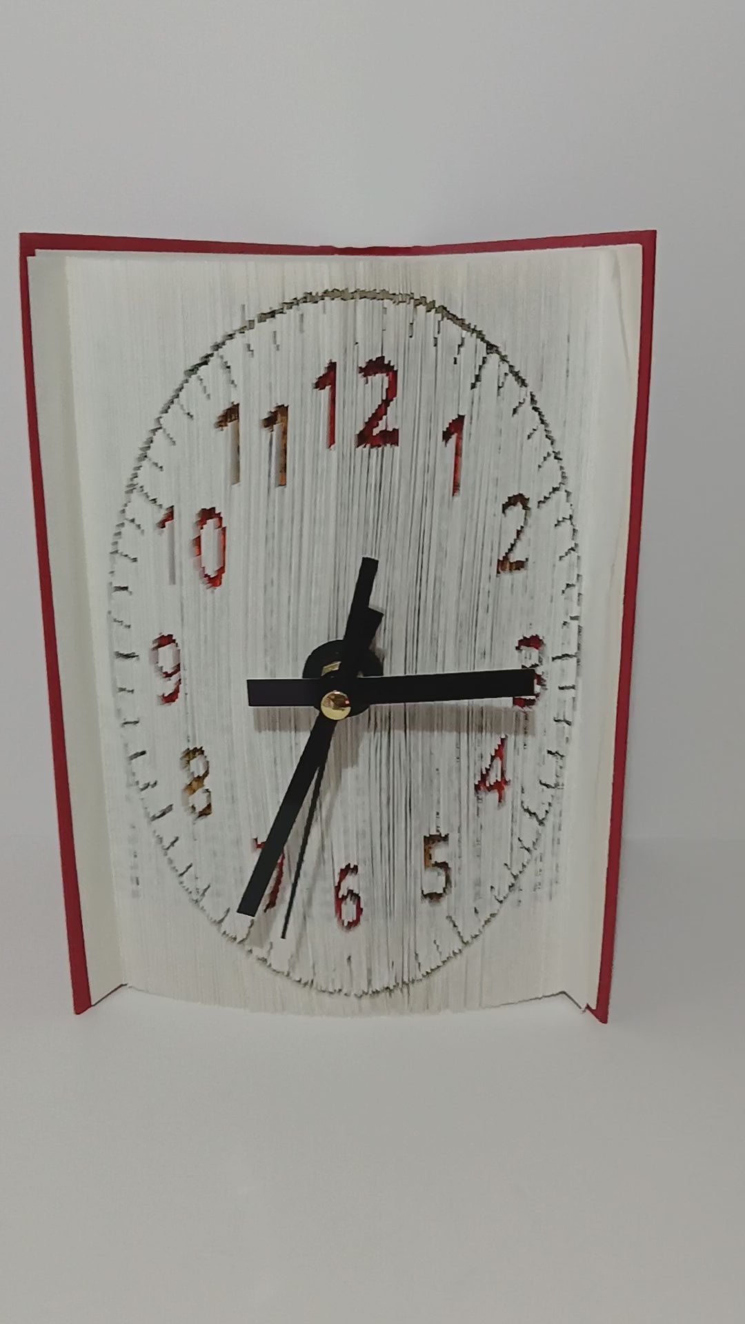 Livre pendule chiffres orange
